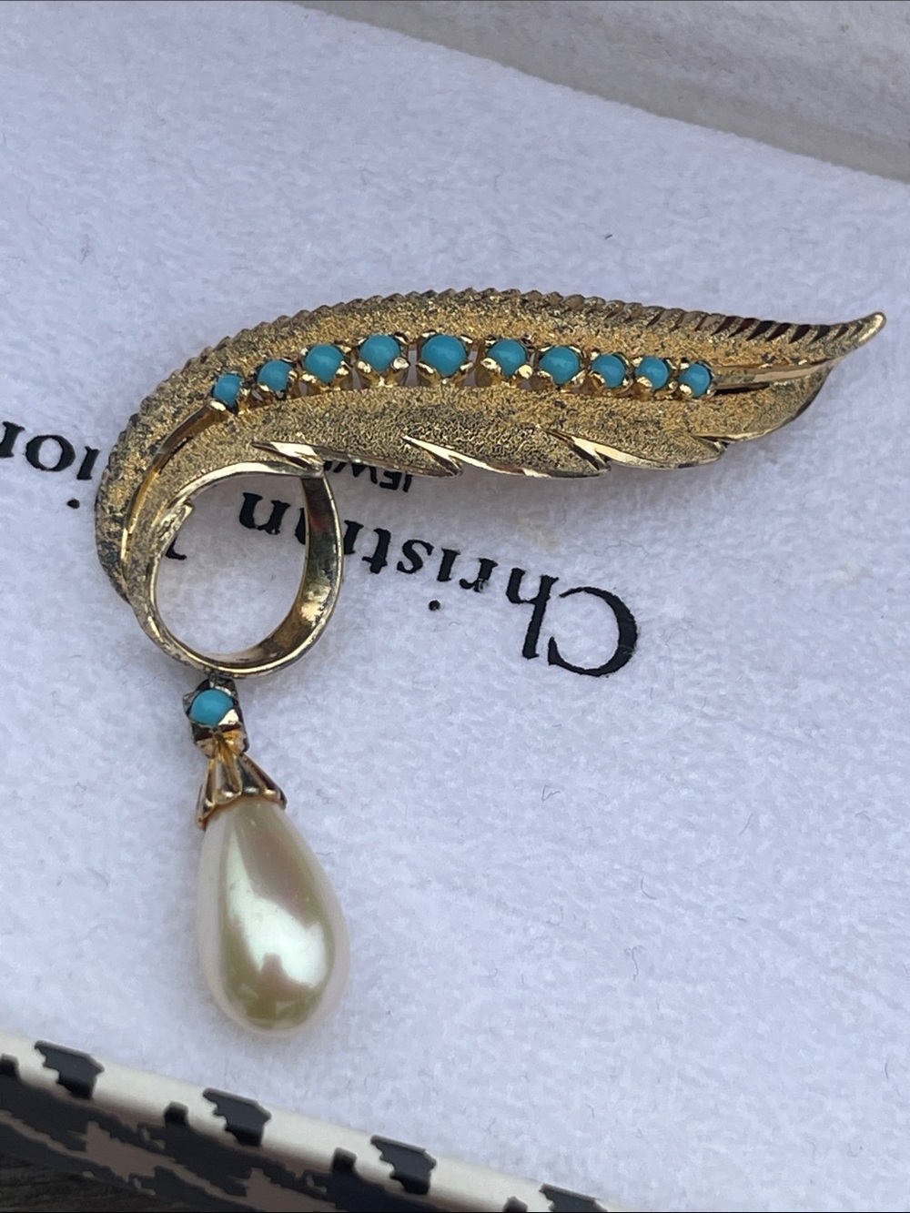 1950โs Gold Feather Drop Brooch with Turquoise Stones and Pearl